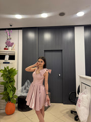 Pudra Fiyonk Detaylı Saten Mini Abiye